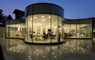 Исодзаки Арата