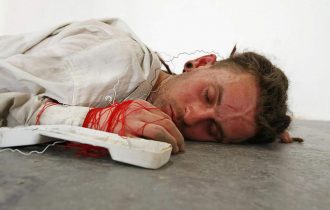 Головомойка. Перформанс Антонина Бринды