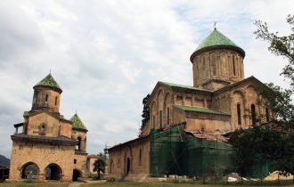 Гелатский монастырь – скромный изумруд Грузии